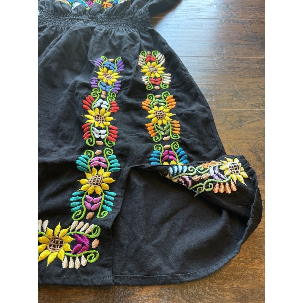 Vintage Mexican Embroidered Dress Womens Medium Black Floral Peasant Boho Hippie - Picture 6 of 7